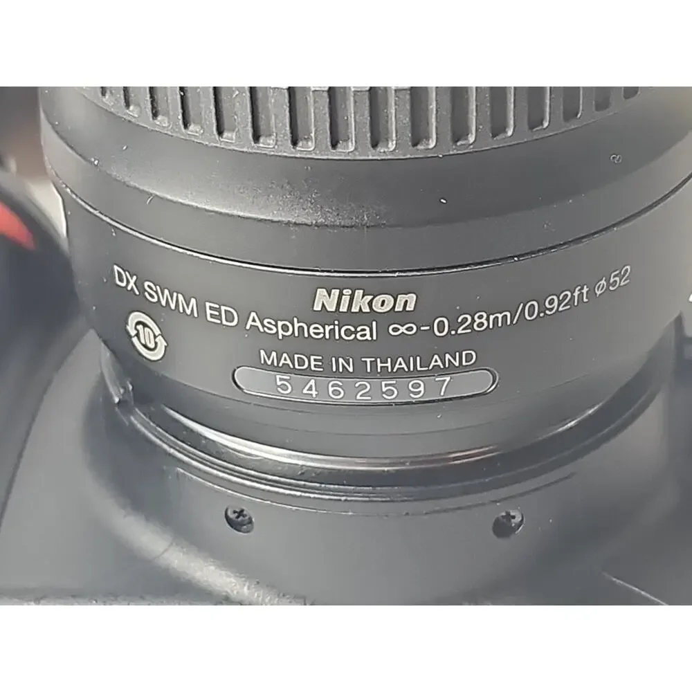 Nikon D40 Digital DSLR Camera w/ AF-S Nikkor 18-55 MM 1:3.5-5.6G & Charger 4911